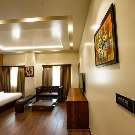 The Royal Palace Hotel 400703 Navi Mumbai Luaran gambar