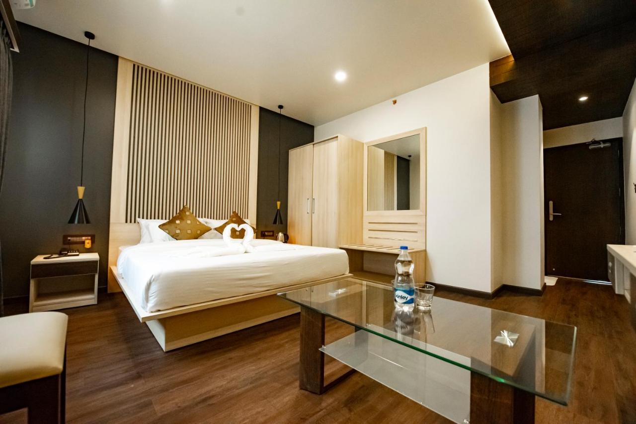 The Royal Palace Hotel 400703 Navi Mumbai Luaran gambar