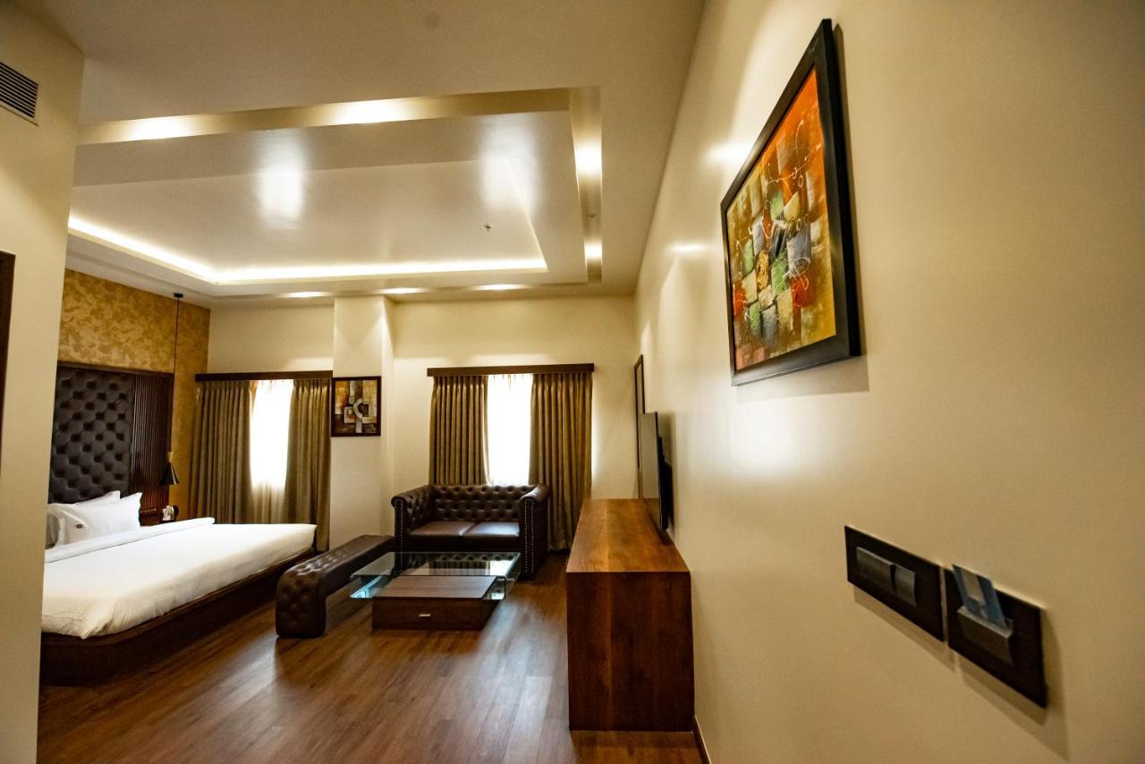 The Royal Palace Hotel 400703 Navi Mumbai Luaran gambar