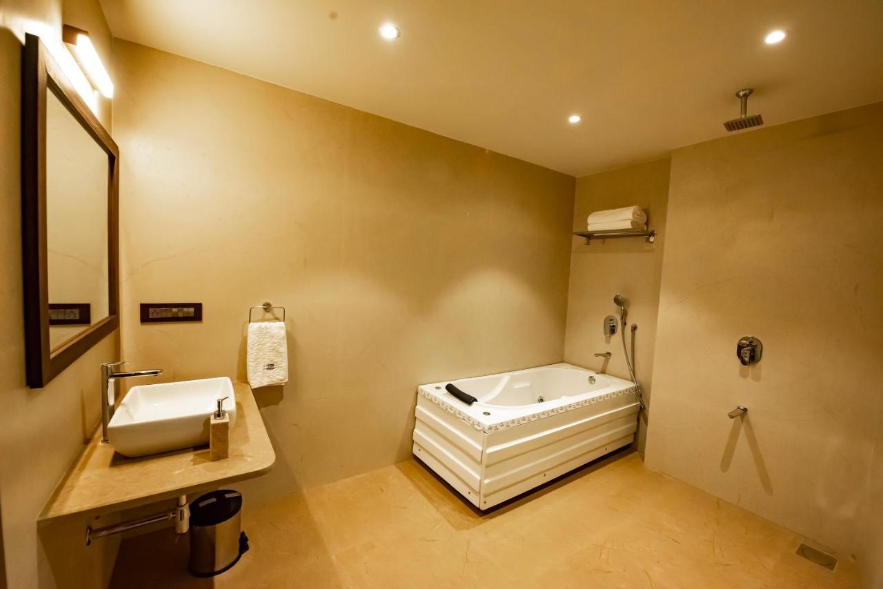 The Royal Palace Hotel 400703 Navi Mumbai Luaran gambar