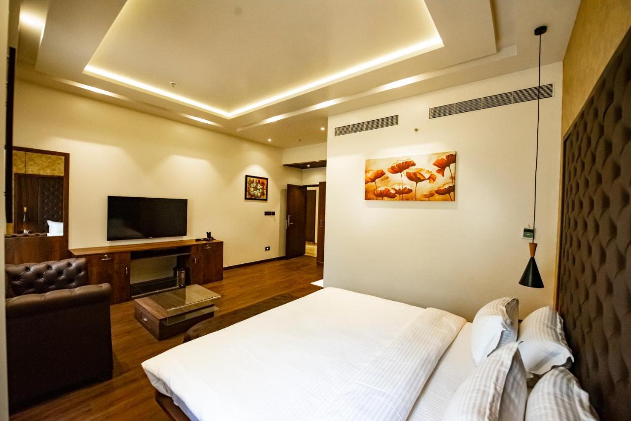 The Royal Palace Hotel 400703 Navi Mumbai Luaran gambar