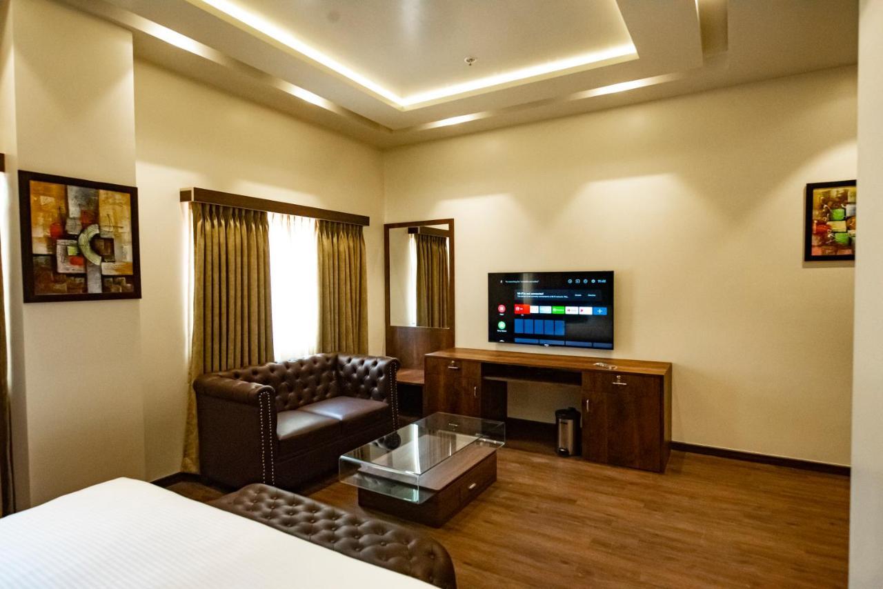 The Royal Palace Hotel 400703 Navi Mumbai Luaran gambar